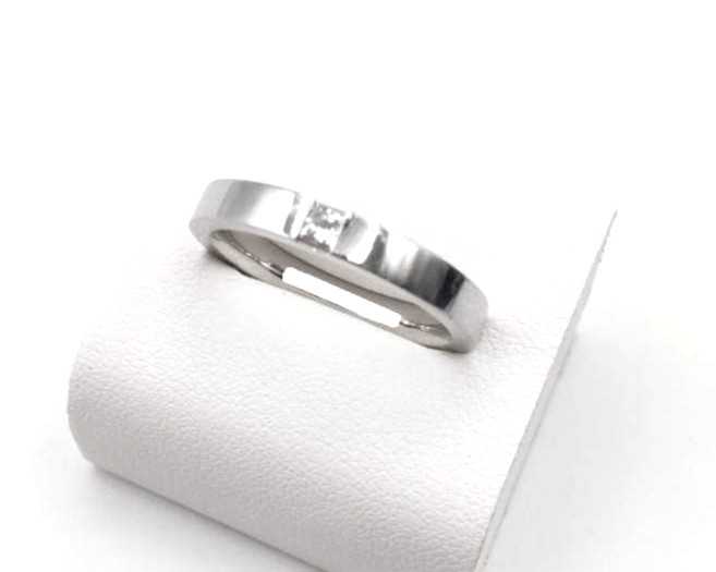 ハリーウィンストン買取 プリンセスカット マリッジリング